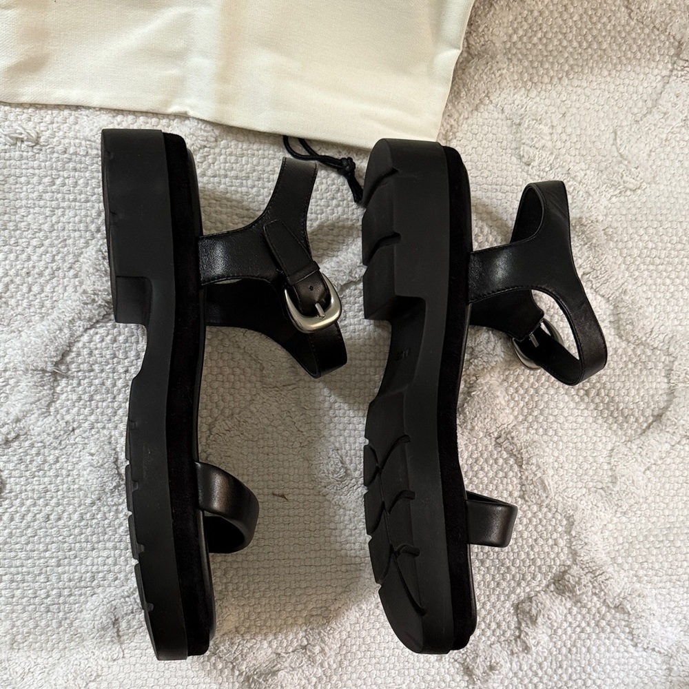 Vince Women's Heloise Ankle Strap Platform Black Leather Sandals - Brand New - Picture 4 of 6